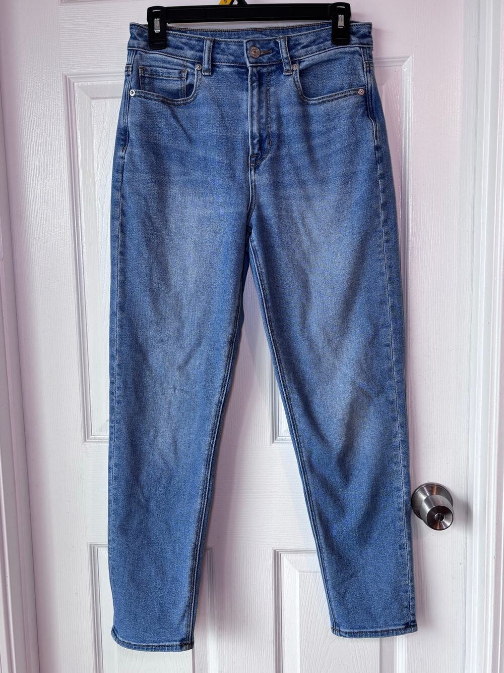 American Eagle Stretch Mom Jeans Women’s Size 4 Regular High Rise Medium Wash
